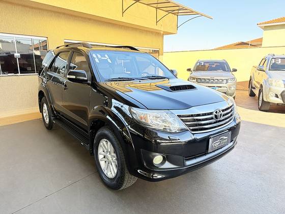 TOYOTA HILUX SW4 3.0 SRV 4X4 16V TURBO INTERCOOLER DIESEL 4P AUTOMÁTICO TOYOTA HILUX SW4 3.0 SRV 4X4 16V TURBO INTERCOOLER DIESEL 4P AUTOMÁTICO